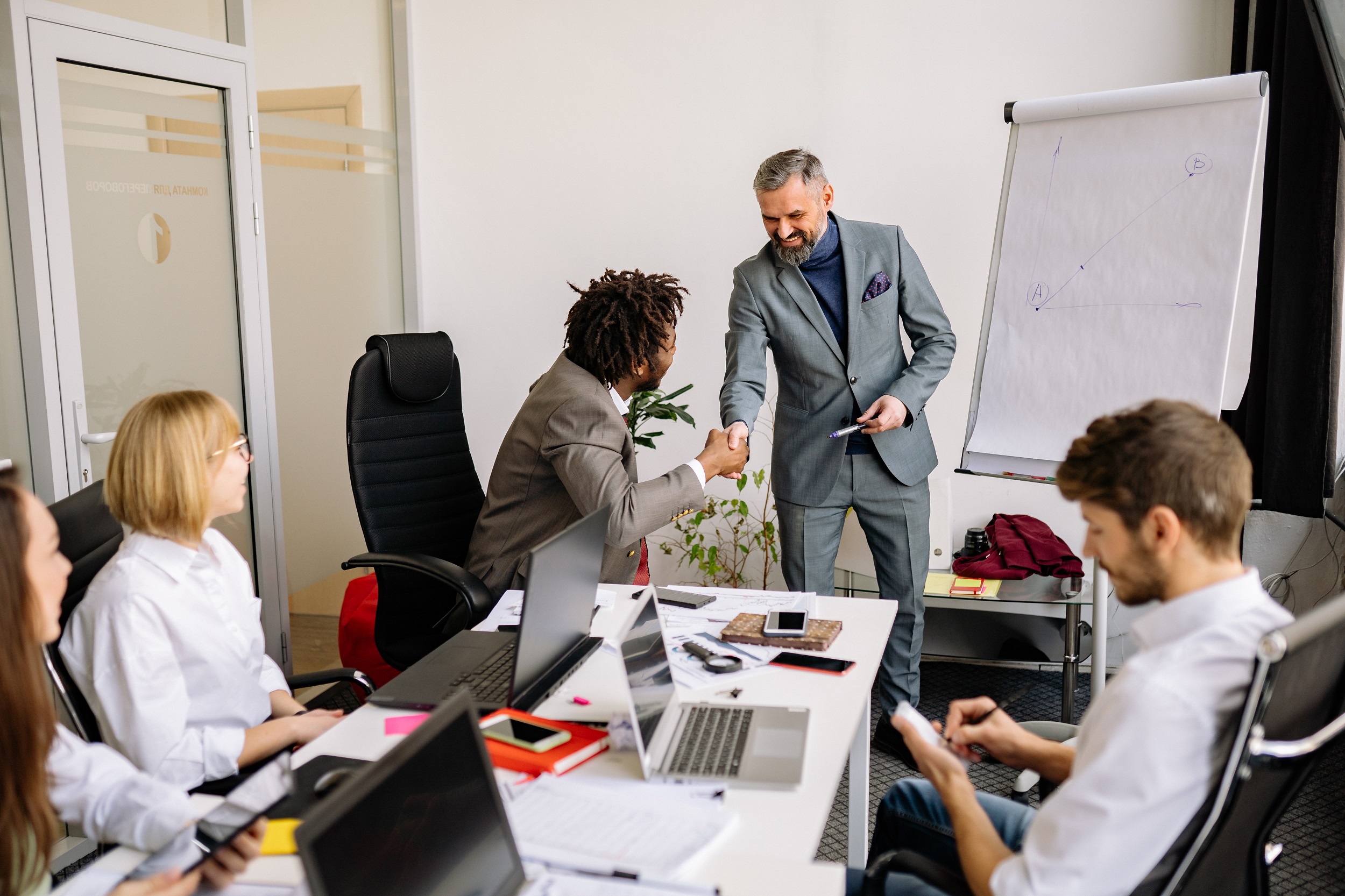 FrancescoPecoraro.com-6 Essential Strategies for Building Trust and Credibility with Your Stakeholders as a Leader