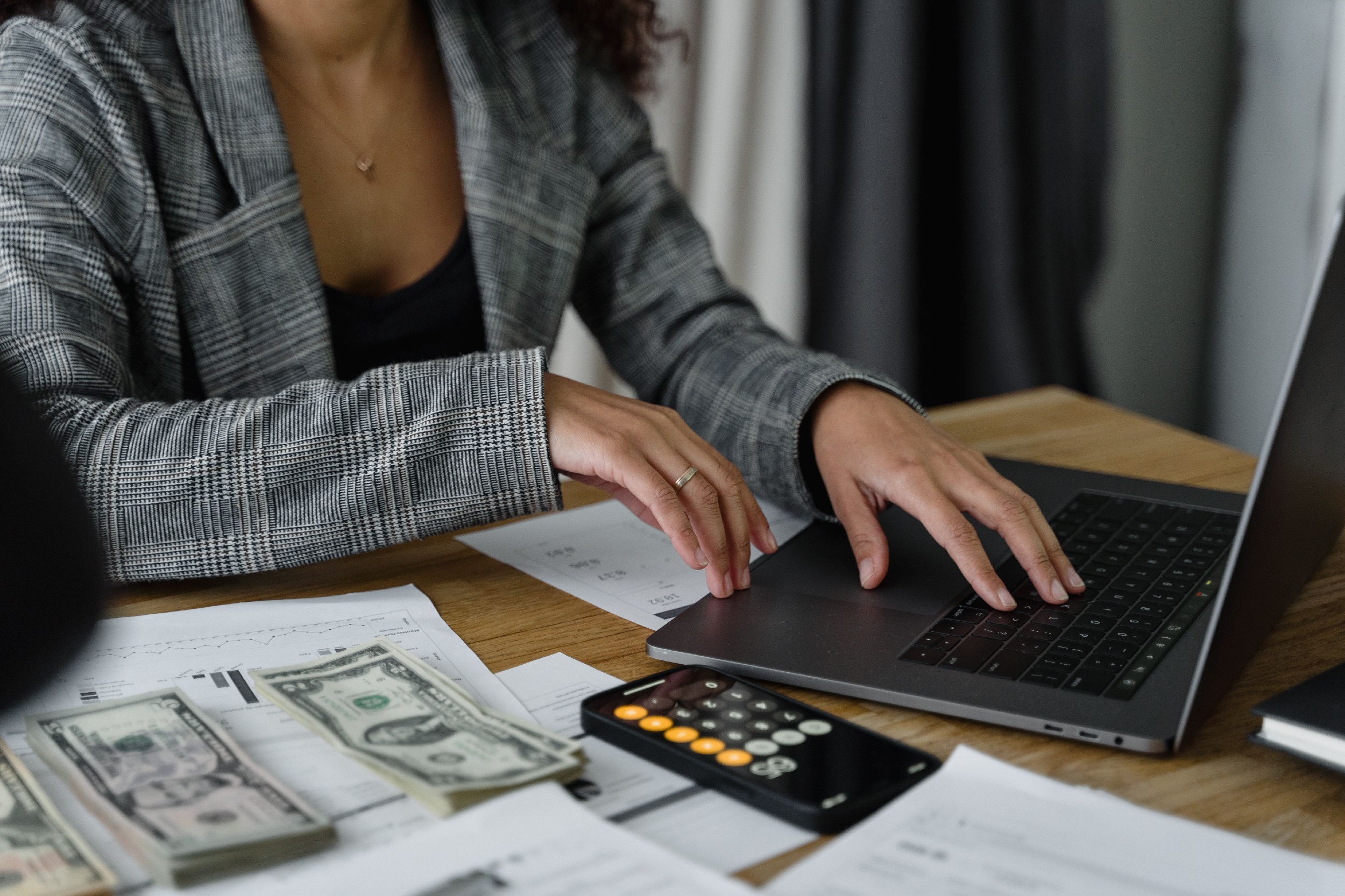 FrancescoPecoraro.com_Money Matters Expert Tips for Leaders to Successfully Navigate the World of Finance