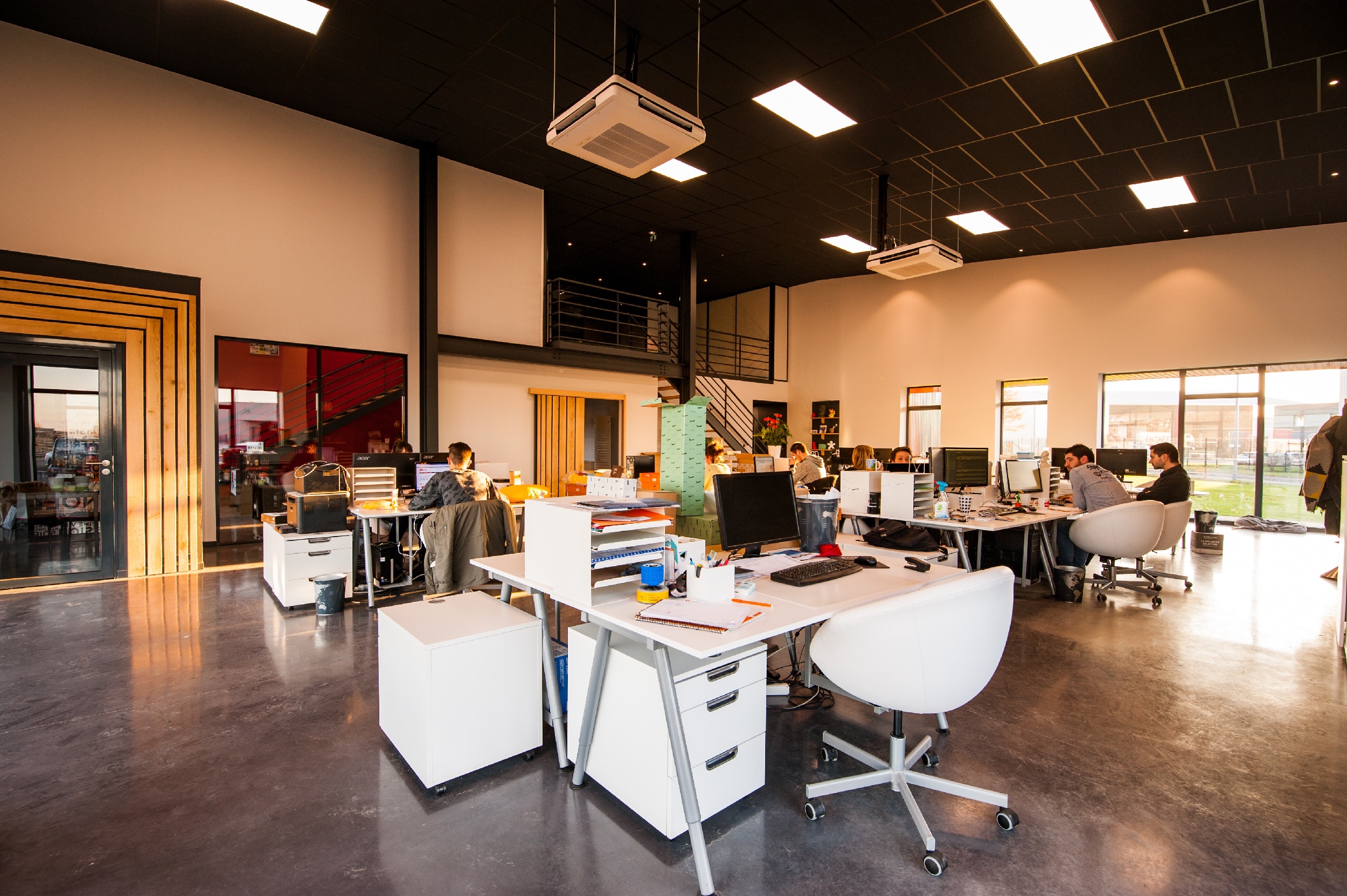 FrancescoPecoraro.com_Retain and Thrive The Art of Creating a Workplace Where Employees Flourish