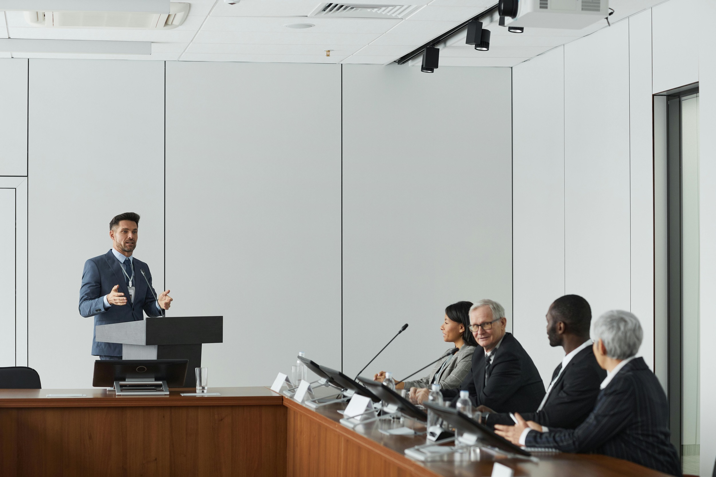 FrancescoPecoraro.com_How to Be Persuasive Without Sounding Pushy
