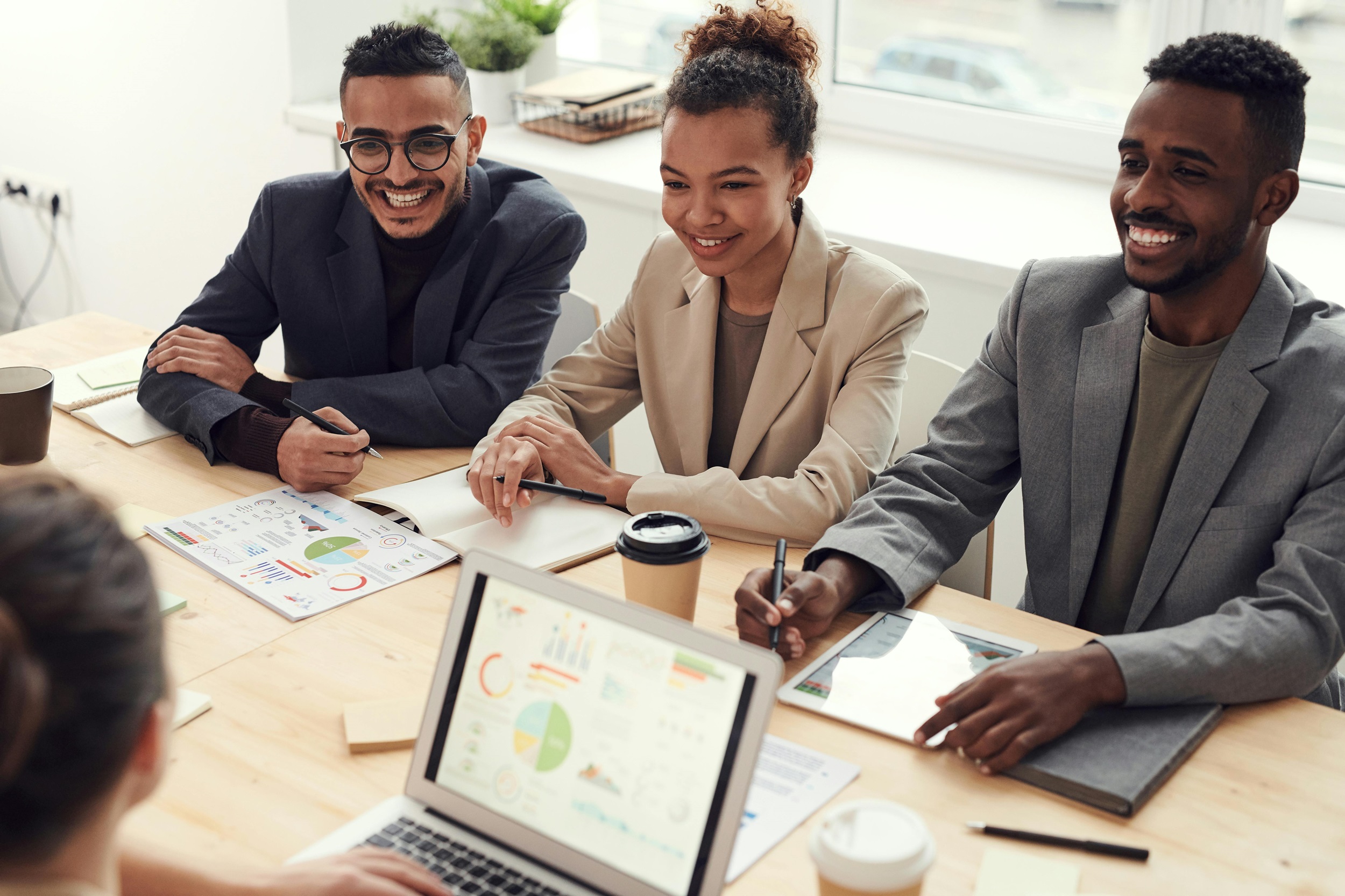 FrancescoPecoraro.com_10 Leadership Communication Habits That Build Loyalty
