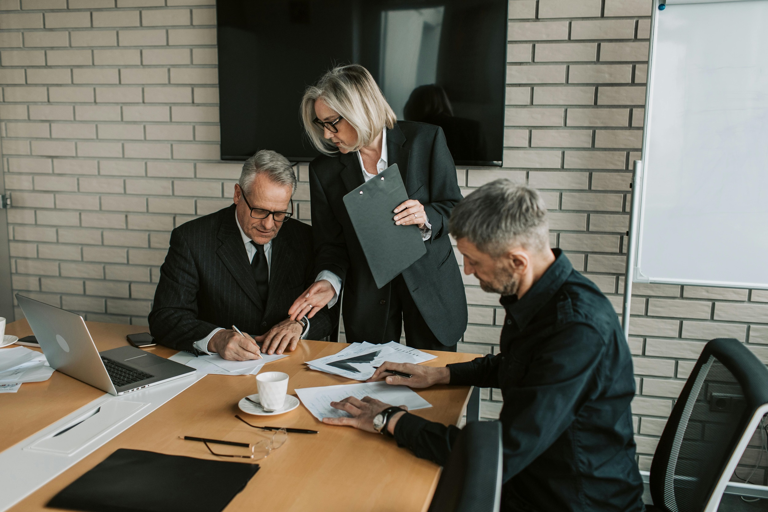 FrancescoPecoraro.com_The Communication Habit That Separates Managers from Leaders