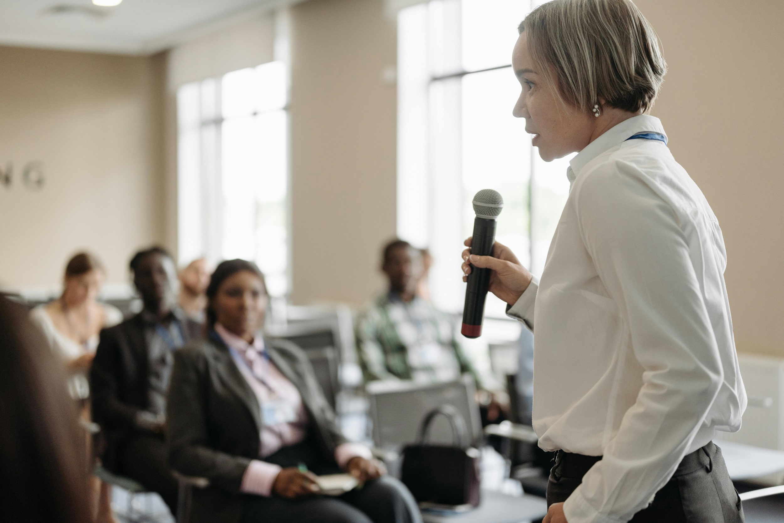 FrancescoPecoraro.com_The Power of Eye Contact in Public Speaking